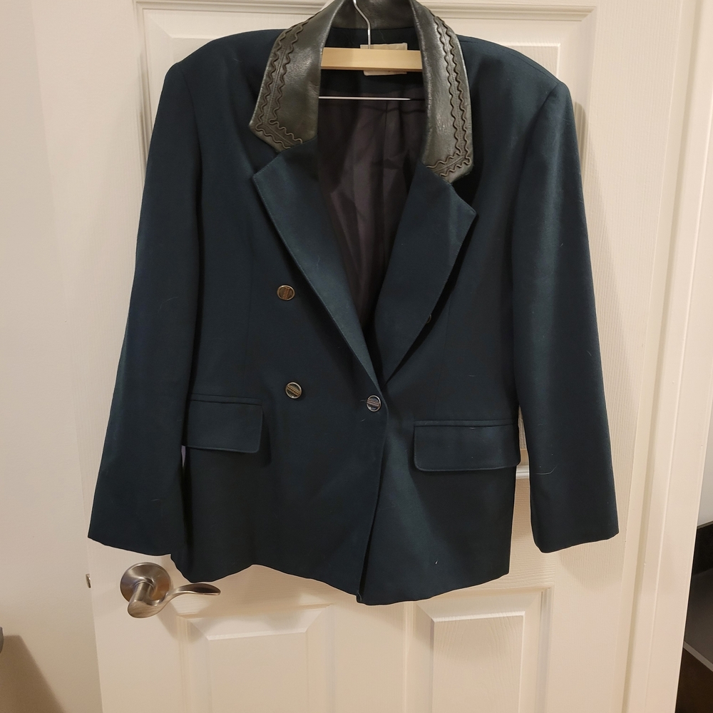 Unique Vintage Dark Green Blazer with Black Collar